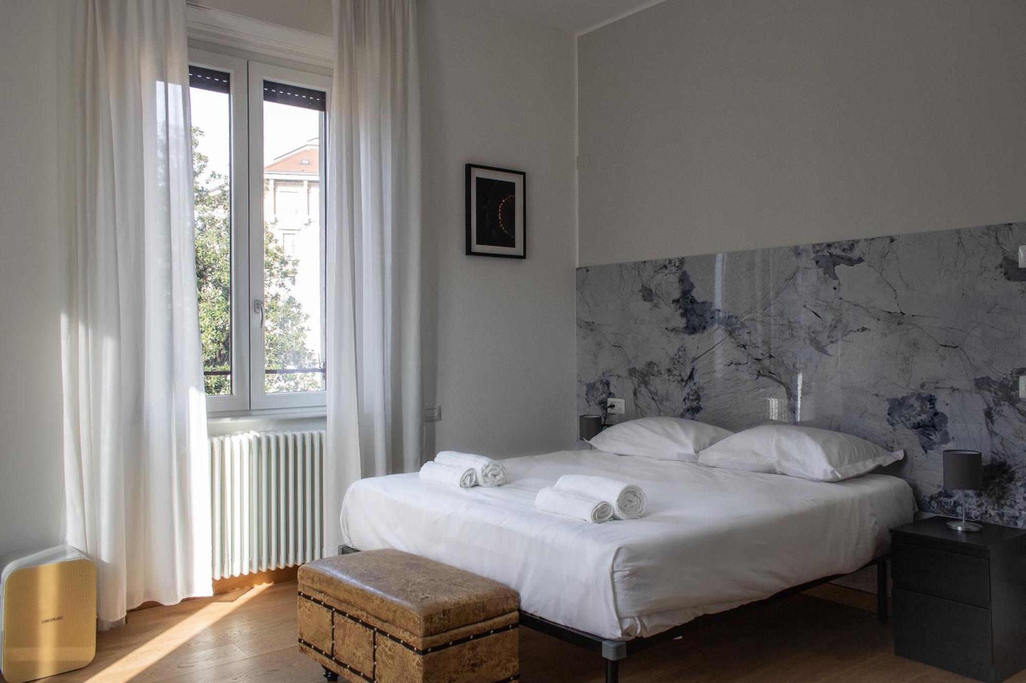 Rrrapido Holy Suites And Rooms - Via Sardegna มิลาน ภายนอก รูปภาพ