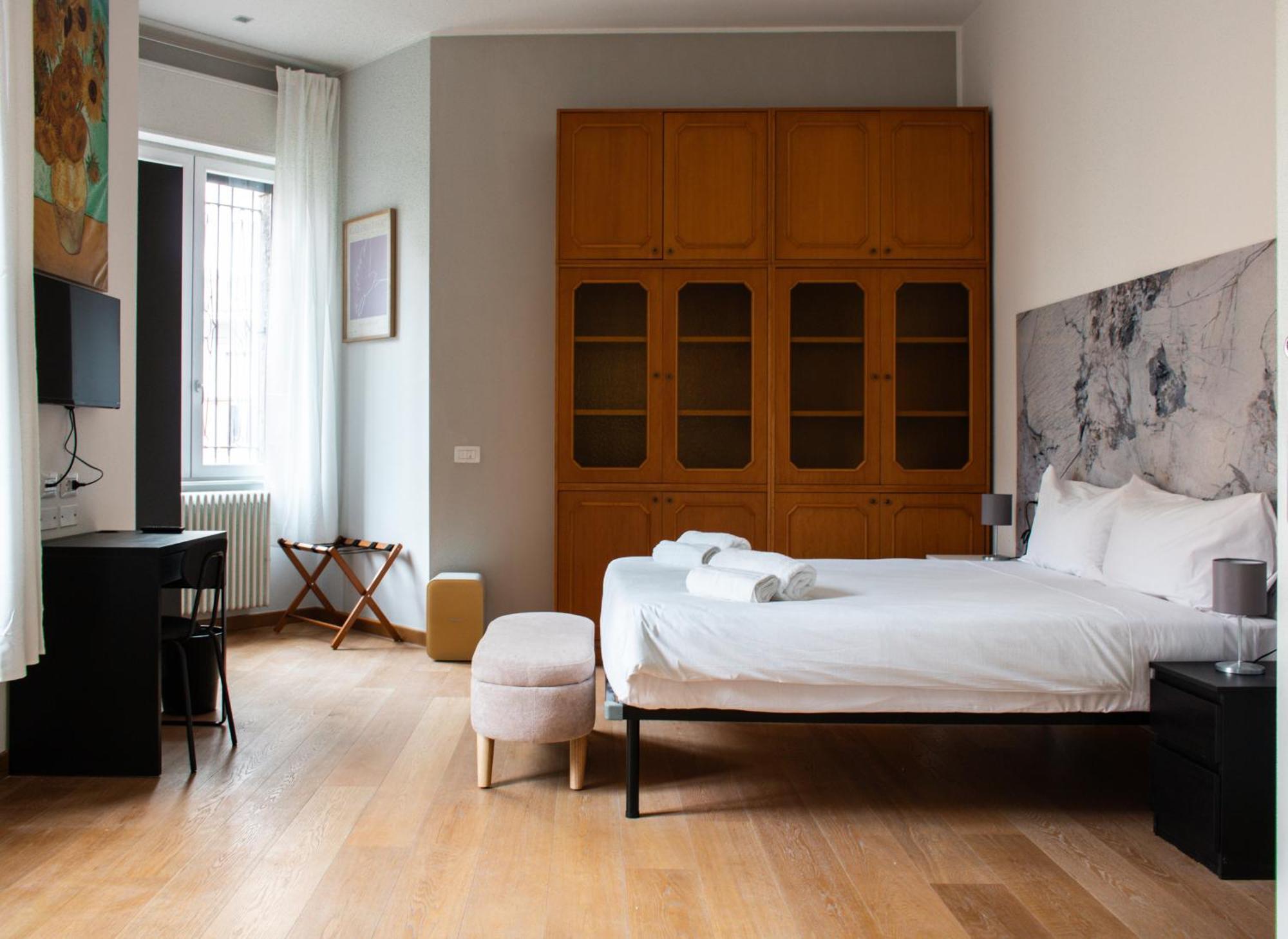 Rrrapido Holy Suites And Rooms - Via Sardegna มิลาน ภายนอก รูปภาพ