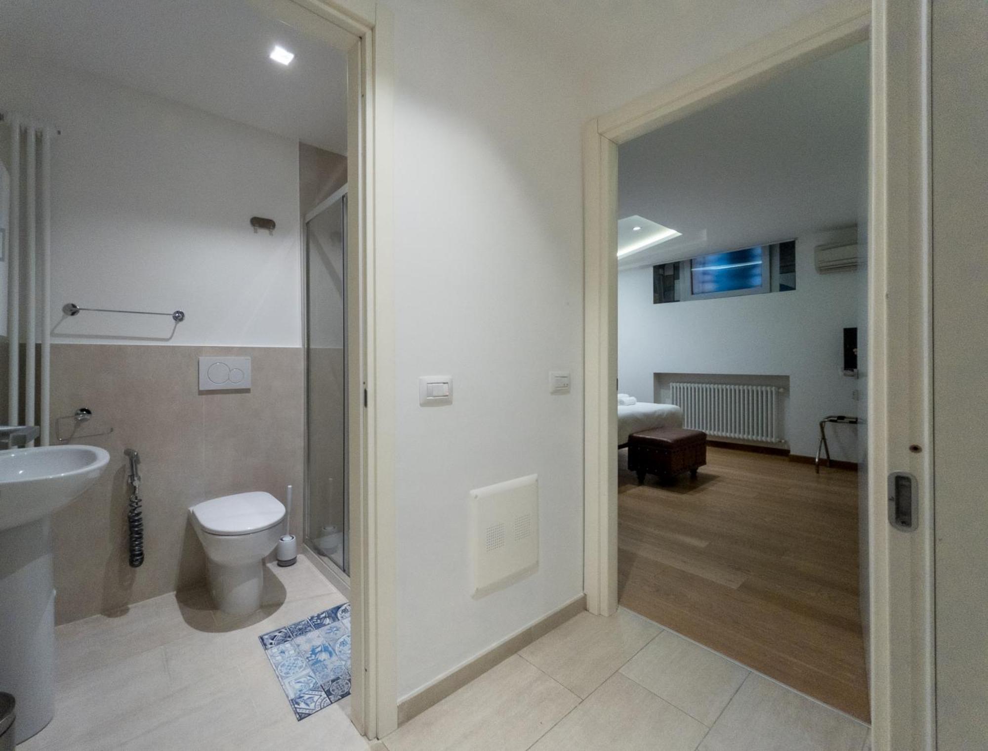 Rrrapido Holy Suites And Rooms - Via Sardegna มิลาน ภายนอก รูปภาพ