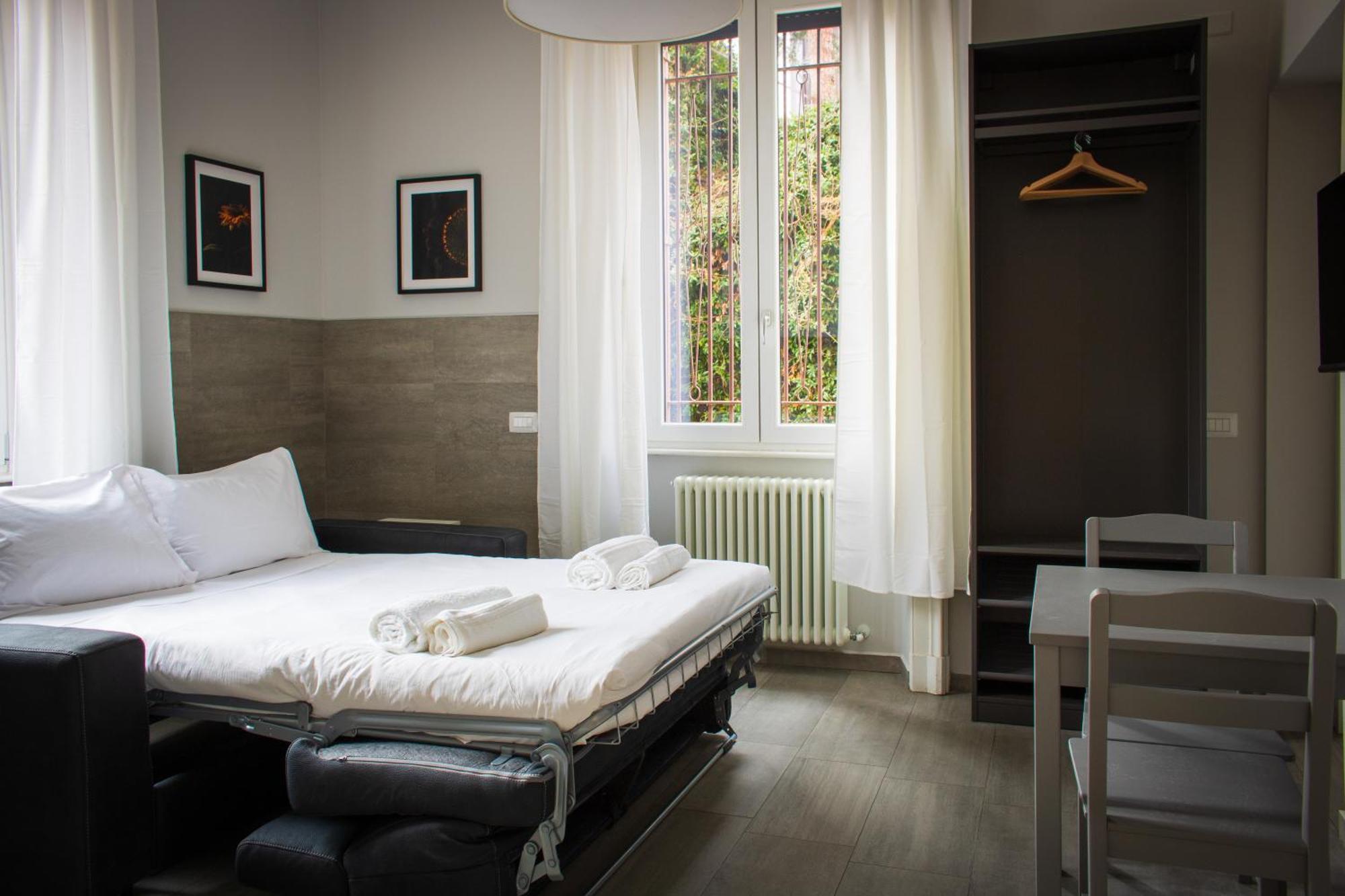 Rrrapido Holy Suites And Rooms - Via Sardegna มิลาน ภายนอก รูปภาพ